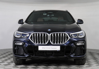 Подержанный автомобиль BMW X6 2020 года (3 фото)