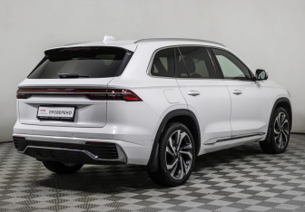 Подержанный автомобиль Geely Monjaro 2023 года (5 фото)