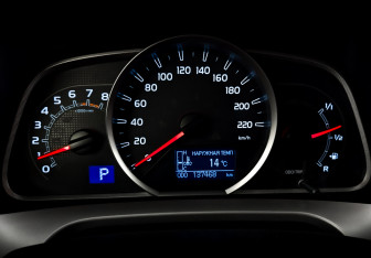 Подержанный автомобиль Toyota RAV4 2013 года (13 фото)