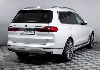 Подержанный автомобиль BMW X7 2020 года (5 фото)