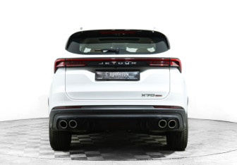 Подержанный автомобиль Jetour X70 Plus 2024 года (6 фото)