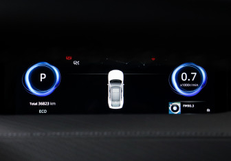 Подержанный автомобиль Changan UNI-V 2022 года (11 фото)