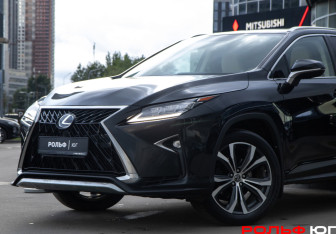 Подержанный автомобиль Lexus RX 2018 года (19 фото)