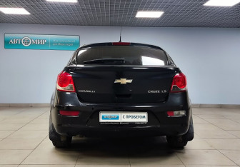 Подержанный автомобиль Chevrolet Cruze Hatchback 2012 года (6 фото)