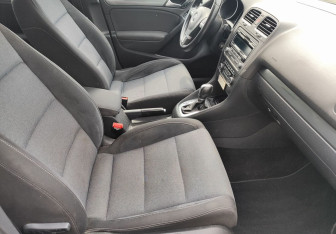 Подержанный автомобиль Volkswagen Golf Hatchback 2012 года (9 фото)