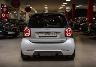 Подержанный автомобиль Smart Fortwo Hatchback 2018 года (8 фото)