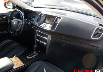 Подержанный автомобиль Nissan Teana 2011 года (7 фото)