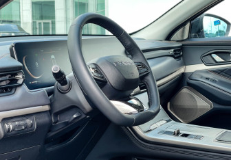 Подержанный автомобиль Exeed TXL 2022 года (13 фото)