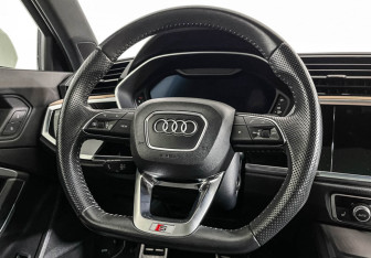 Подержанный автомобиль Audi Q3 2019 года (14 фото)
