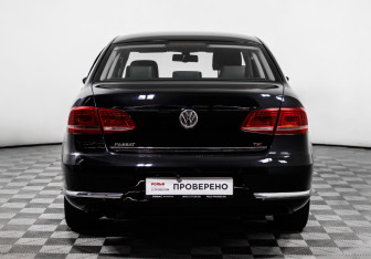 Подержанный автомобиль Volkswagen Passat Sedan 2012 года (6 фото)