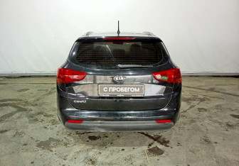 Подержанный автомобиль Kia Ceed Wagon 2013 года (6 фото)