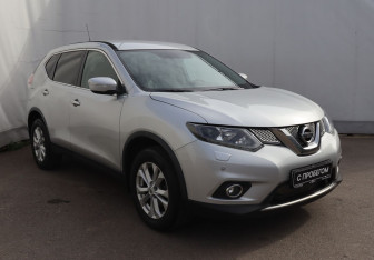 Подержанный автомобиль Nissan X-Trail 2016 года (3 фото)