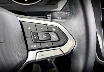 Подержанный автомобиль Volkswagen Tiguan 2021 года (28 фото)