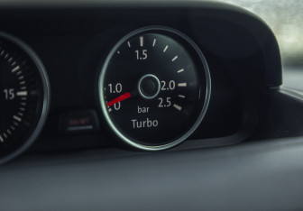 Подержанный автомобиль Volkswagen Beetle Hatchback 2013 года (28 фото)