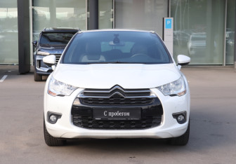 Подержанный автомобиль Citroen DS4 2015 года (2 фото)