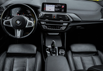 Подержанный автомобиль BMW X4 2020 года (12 фото)
