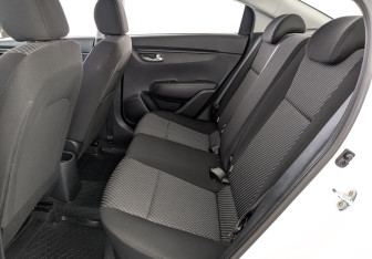 Подержанный автомобиль Kia Rio Sedan 2020 года (18 фото)