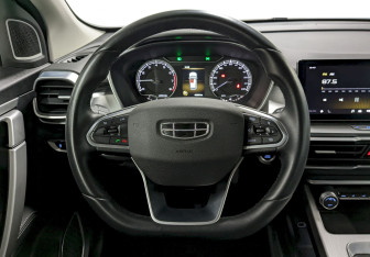 Подержанный автомобиль Geely Coolray 2022 года (24 фото)