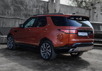 Подержанный автомобиль Land Rover Discovery 2018 года (6 фото)