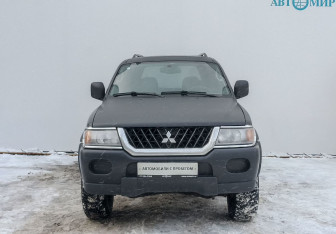 Подержанный автомобиль Mitsubishi Montero Sport 2002 года (2 фото)