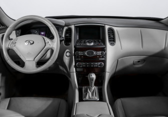 Подержанный автомобиль Infiniti EX 2012 года (12 фото)