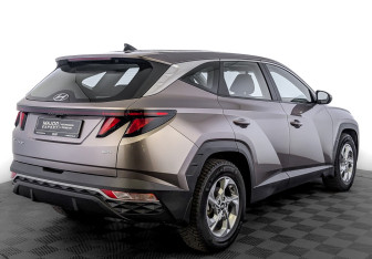 Подержанный автомобиль Hyundai Tucson 2022 года (5 фото)