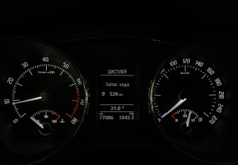 Подержанный автомобиль Skoda Superb Liftback 2013 года (11 фото)
