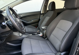 Подержанный автомобиль Kia Cerato Sedan 2015 года (10 фото)