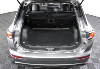 Подержанный автомобиль Mitsubishi Outlander 2022 года (10 фото)