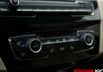 Подержанный автомобиль BMW X1 2018 года (16 фото)