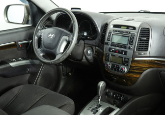 Подержанный автомобиль Hyundai Santa Fe 2010 года (10 фото)