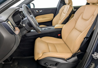 Подержанный автомобиль Volvo XC60 2019 года (21 фото)