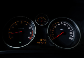 Подержанный автомобиль Opel Zafira Compactvan 2005 года (11 фото)