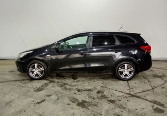 Подержанный автомобиль Kia Ceed Wagon 2013 года (4 фото)