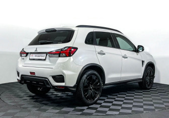 Подержанный автомобиль Mitsubishi ASX 2021 года (5 фото)