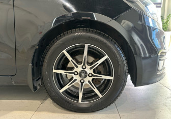 Подержанный автомобиль Kia Rio Sedan 2015 года (17 фото)