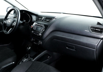 Подержанный автомобиль Kia Rio Sedan 2013 года (7 фото)
