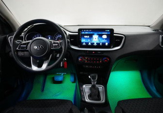 Подержанный автомобиль Kia Ceed Wagon 2021 года (12 фото)