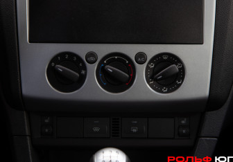 Подержанный автомобиль Ford Focus Wagon 2006 года (17 фото)