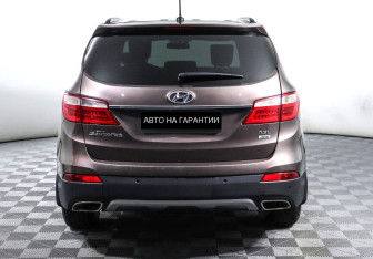 Подержанный автомобиль Hyundai Santa Fe 2014 года (4 фото)