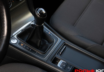 Подержанный автомобиль Volkswagen Golf Hatchback 2013 года (16 фото)