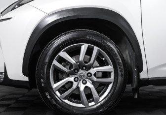 Подержанный автомобиль Lexus NX 2017 года (25 фото)