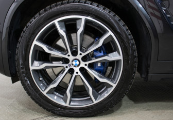 Подержанный автомобиль BMW X4 2019 года (15 фото)