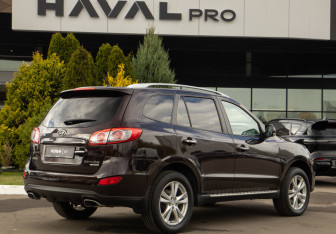 Подержанный автомобиль Hyundai Santa Fe 2011 года (4 фото)