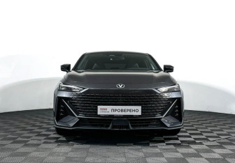 Подержанный автомобиль Changan UNI-V 2023 года (2 фото)