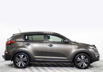 Подержанный автомобиль Kia Sportage 2011 года (4 фото)