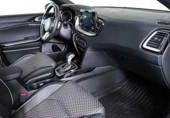 Подержанный автомобиль Kia Ceed Wagon 2022 года (11 фото)