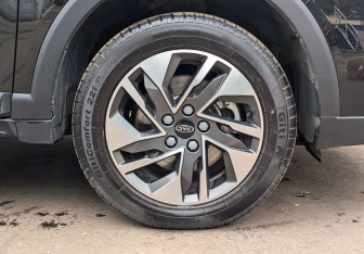 Подержанный автомобиль JAC JS3 2024 года (15 фото)