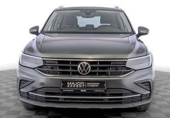 Подержанный автомобиль Volkswagen Tiguan 2021 года (2 фото)