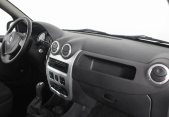 Подержанный автомобиль Renault Sandero 2013 года (5 фото)